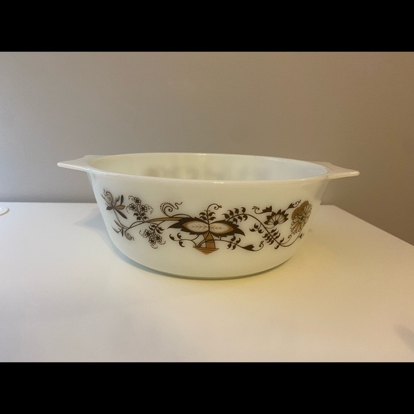 Pyrex England JAJ Brown Floral Vine Casserole - Picture 2 of 5